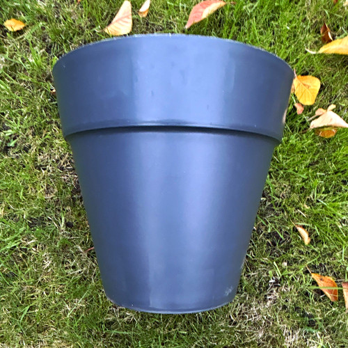 Grey plastic plant - pot, round