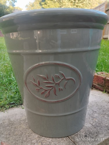 Olive grey plastic - grey,